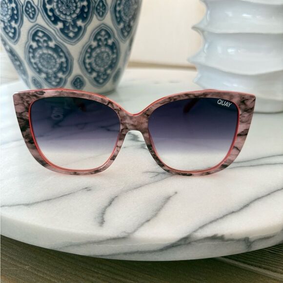 Quay Ever After Sunglasses - Picture 2 of 7